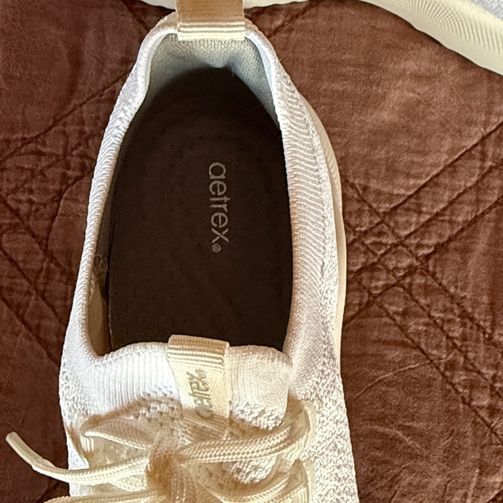 Aetrex Women's White Sneakers - Carly Arch Support Sneaker - Picture 2 of 4